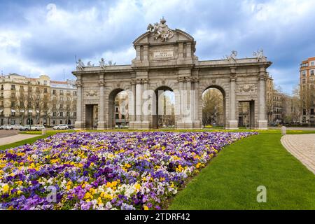 View of The Puerta de Alcalá, a Neo-classical gate in the Plaza de la Independencia, Madrid, Spain. Stock Photo