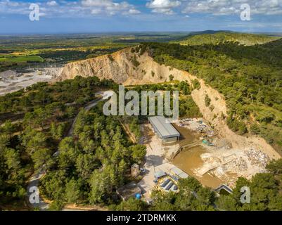 Aerial view of the Son Amat quarry, in the municipality of Porreres (Mallorca, Balearic Islands, Spain) ESP: Vista aérea de la cantera de Son Amat Stock Photo