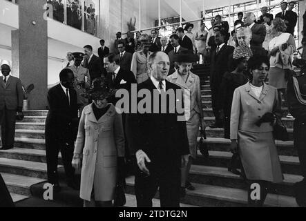 Queen Juliana, Prince Bernhard, Princess Beatrix, Prince Claus and delegation on state visit to Ethiopia (Jan - Feb), Ethiopië, 00-00-1969, Whizgle News from the Past, Tailored for the Future. Explore historical narratives, Dutch The Netherlands agency image with a modern perspective, bridging the gap between yesterday's events and tomorrow's insights. A timeless journey shaping the stories that shape our future Stock Photo