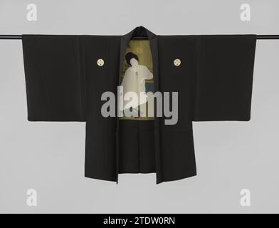 Men Haori with a 'study of elegance', c. 1920 Haori for a man with a decoration on the lining of a sitting woman on a window with a view of a veranda, tree and moon, with books around her, paper and an easel. One of the books bears the title 'Furyu Kenkyu' ('Study of Elegance'). At the bottom right in red the Seal Shaha. Black shiny silk (habutae) with hand -painted and stenciled Yuzen decorations. Five family weapons (Mon) from Shippo and Hanabishi motifs. Japan silk painting Haori for a man with a decoration on the lining of a sitting woman on a window with a view of a veranda, tree and moon Stock Photo