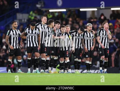 London, UK. 19th Dec, 2023. Newcastle dejected during the Carabao Cup match at Stamford Bridge, London. Picture credit should read: David Klein/Sportimage Credit: Sportimage Ltd/Alamy Live News Stock Photo