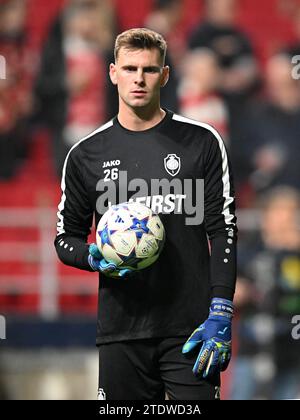 ANTWERP - Royal Antwerp FC goalkeeper Ortwin de Wolf during the UEFA Champions League group H match between Royal Antwerp FC and FC Barcelona at the Bosuil Stadium on December 13, 2023 in Antwerp, Belgium. ANP | Hollandse Hoogte | GERRIT VAN COLOGNE Stock Photo