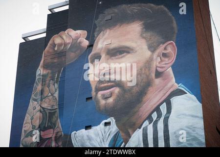 Buenos Aires, Argentina. 19th Dec, 2023. A mural of Lionel Messi is seen on the first anniversary of obtaining the Qatar 2022 World Cup champion trophy. A giant mural of Messi on Avenida 9 de Julio. The mural is a tribute to the world champion Lionel Messi on obtaining the world champion trophy in the 2022 World Cup in Qatar, made by the muralist MartÃ-n Ron, it is located in the center of the City of Buenos Aires. (Credit Image: © Roberto Tuero/SOPA Images via ZUMA Press Wire) EDITORIAL USAGE ONLY! Not for Commercial USAGE! Stock Photo