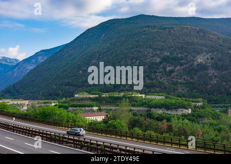 Franzensfeste (Fortezza): Brenner (Brennero) freeway, Eisack Valley, Franzensfeste Fortress in South Tyrol, Trentino-South Tyrol, Italy Stock Photo