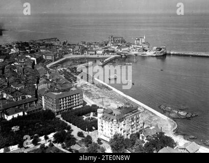 Castro Urdiales (Cantabria). 1931. Photograph taken from an airplane. Credit: Album / Archivo ABC / Samot Stock Photo