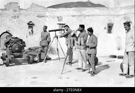 09/30/1913. Spanish Soldiers in Tetuan. The Eliographic station installed in the citadel Communicating with the Laucien position. Credit: Album / Archivo ABC / Ramón Alba Stock Photo