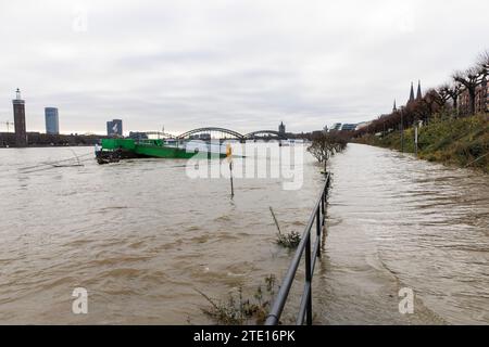 Cologne, Germany, December 16th. 2023, flood of the river Rhine, left the old tower of the fair and the Lanxess Tower in the district Deutz, Hohenzoll Stock Photo