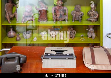 Objects at Museo Casa; Estudio, Diego Rivera and Frida Kahlo Studio and House in Mexico City, Mexico Stock Photo