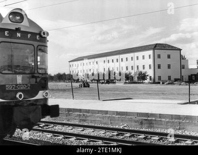 11/11/1975. The train enters the Campus. In Image, view of the campus of the University city of Alcalá de Henares (Madrid) with the train station very close to the Faculties. Credit: Album / Archivo ABC / Luis Ramírez Stock Photo