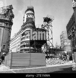 06/30/1963. Summer works in the Plaza del Callao in Madrid. Metro Callao-Puente de Toledo. Credit: Album / Archivo ABC / Manuel Sanz Bermejo Stock Photo