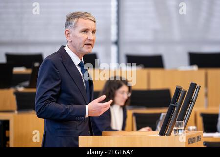 125. PLENARSITZUNG IM THÜRINGER LANDTAG 20/12/2023 - Erfurt: Björn Höcke AfD im Plenum. Die 125. Plenarsitzung des Thüringer Landtags zum Landeshaushalt 2024 am 20. Dezember 2023. /                   *** 125 PLENARY SESSION IN THE THURINGIAN STATE PARLIAMENT 20 12 2023 Erfurt Björn Höcke AfD in plenary The 125th plenary session of the Thuringian State Parliament on the 2024 state budget on December 20, 2023 Stock Photo