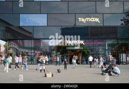 TK MAXX am Alexanderplatz, Mitte, Berlin, Deutschland *** Local Caption