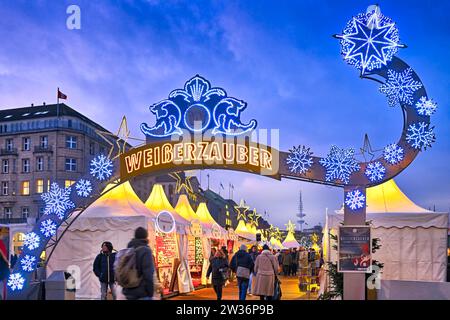 Weihnachtsmarkt Weißerzauber auf dem Jungfernstieg in Hamburg, Deutschland, Europa Stock Photo