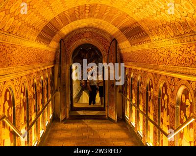 Tooth Temple Entrance, Sri Dalada Maligawa, Kandy, Sri Lanka Stock Photo