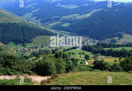 Pas Valley in direction to Puerto de las Estacas de Trueba. Cantabria, Spain. Stock Photo