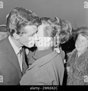 Rudi Carrell has won the silver rose. Rudi Carrell with wife ca. April 25, 1964 Stock Photo