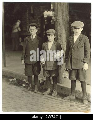 Wilson Dry Goods Company, large department store. Employs large number of youngsters as cashboys and wrappers. Counted seven apparently 9 to 12 years old, one 9 and other 10. Week's work Stock Photo