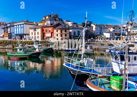 Harbour with fishing boats at Puerto de Vega, Navia, Principality of Asturias, Spain, Europe Stock Photo