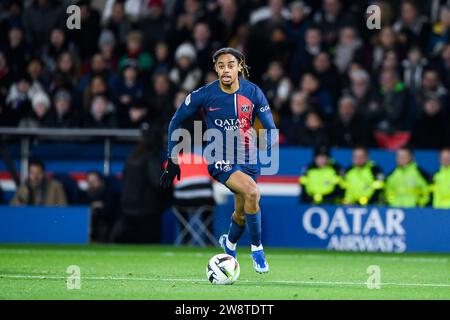 Bradley Barcola of Paris Saint Germain drives the ball during the ...