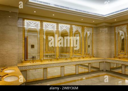Qasr Al Watan, Presidential Palace, interior view, Abu Dhabi, United Arab Emirates Stock Photo