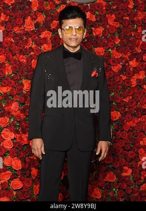 Mumbai, India. 21st Dec, 2023. Bollywood playback singer Kumar Sanu poses for a photo on the occasion of Bollywood producer, distributor and real estate developer Anand Pandit's 60th birthday party celebration in Mumbai. (Photo by Ashish Vaishnav/SOPA Images/Sipa USA) Credit: Sipa USA/Alamy Live News Stock Photo