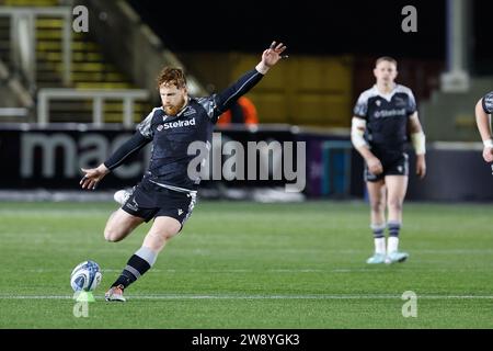 Newcastle, UK. 20th Oct, 2023. Rory Jennings of Newcastle Falcons kicks a penalty to bring the Falcons within one point during the Gallagher Premiership match between Newcastle Falcons and Bristol at Kingston Park, Newcastle on Friday 22nd December 2023. (Photo: Chris Lishman | MI News) Credit: MI News & Sport /Alamy Live News Stock Photo