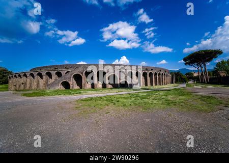 Anfiteatro romano di Pompei in the archaeological site of Pompeii, an ancient city destroyed by the eruption of Mount Vesuvius in 79 AD. Stock Photo