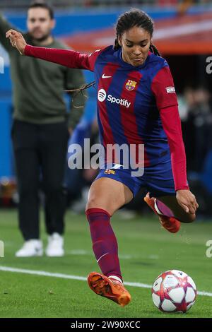 Barcelona, Spain. 21st, December 2023. Salma Paralluelo (7) of FC Barcelona seen during the UEFA Women’s Champions League match between FC Barcelona and FC Rosengaard at Estadi Johan Cruyff in Barcelona. (Photo credit: Gonzales Photo - Ainhoa Rodriguez). Stock Photo