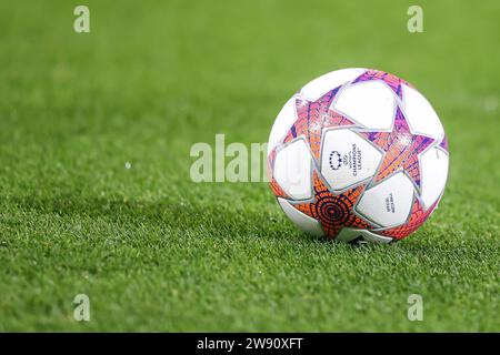 Barcelona, Spain. 21st, December 2023. The offical match ball for the UEFA Women’s Champions League match between FC Barcelona and FC Rosengaard at Estadi Johan Cruyff in Barcelona. (Photo credit: Gonzales Photo - Ainhoa Rodriguez). Stock Photo