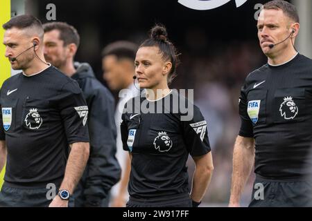 London, UK. 23rd Dec 2023. Referee Rebecca Welch ahead of the Premier League match between Fulham and Burnley at Craven Cottage, London, England on 23 December 2023. Photo by Grant Winter. Editorial use only, license required for commercial use. No use in betting, games or a single club/league/player publications. Credit: UK Sports Pics Ltd/Alamy Live News Stock Photo