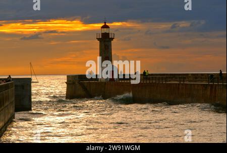 Felgueiras lighthouse at the mouth of the river Douro, in Porto, Portugal Stock Photo