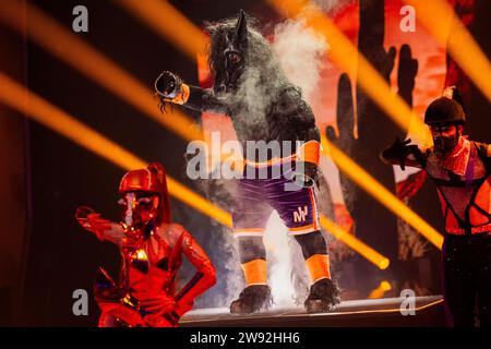 Cologne, Germany. 23rd Dec, 2023. The character 'The Mustang' is on stage in the final of the Prosieben show 'The Masked Singer'. Credit: Rolf Vennenbernd/dpa/Alamy Live News Stock Photo