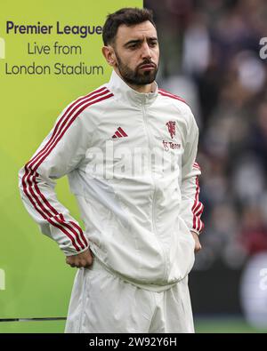 London, UK. 23rd Dec 2023. London, UK. 23rd Dec, 2023. Bruno Fernandes of Manchester United in the team lineup during the Premier League match West Ham United vs Manchester United at London Stadium, London, United Kingdom, 23rd December 2023 (Photo by Mark Cosgrove/News Images) Credit: News Images LTD/Alamy Live News Stock Photo