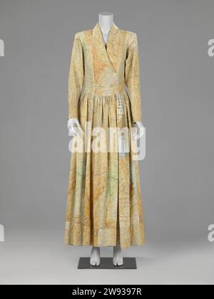 Land maps dress, J. Terwen-de Loos, 1945-1946  The dress or dressing gown is made from maps of silk from the English Air Force. They are printed on both sides. They are two different cards, 44 A and 44 B from Burma, part of French Indo China, part of Siam, now Thailand, part of India and part of China. The dress has a cover collar, long sleeves and a recommended skirt. It was made with a hand sewing machine. Just above the waist are two yellow plastic buttons next to each other.  jurk: silk. knoop: plastic (organic material) sewing maps of separate countries or regions Japan. Birma. Thailand. Stock Photo