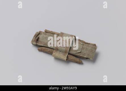 Pack of Cigars from the French era, Imperial Tobacco Factory, 1811 Package  with six thin cigars from the French era. Held together by two light blue  with red -printed crotch tires, which are stuck around the cigars. Amsterdam  paper printing / writing 