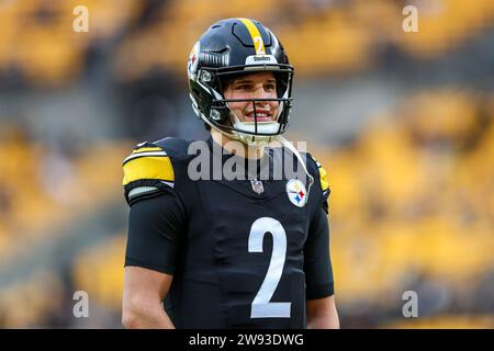 Hookstown, Pennsylvania, USA. 23rd Dec, 2023. Pittsburgh Steelers quarterback MASON RUDOLPH (2) before the NFL football game between the Pittsburgh Steelers and the Cincinnati Bengals in Pittsburgh, Pennsylvania. (Credit Image: © Brent Gudenschwager/ZUMA Press Wire) EDITORIAL USAGE ONLY! Not for Commercial USAGE! Credit: ZUMA Press, Inc./Alamy Live News Stock Photo