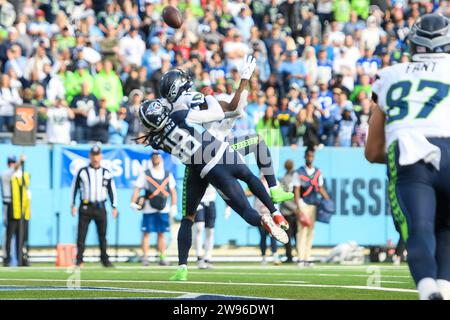 December 24, 2023: Tennessee Titans safety Terrell Edmunds (38) breaks up a pass thrown to Seattle Seahawks wide receiver DK Metcalf (14) during the second half of an NFL game between the Seattle Seahawks and Tennessee Titans at Nissan Stadium in Nashville TN Steve Roberts/CSM (Credit Image: © @ Steve Roberts/Cal Sport Media) Stock Photo