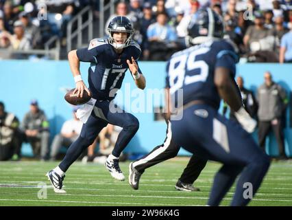 Nashville, Tennessee, USA. 24th Dec, 2023. Tennessee Titans quarterback Ryan Tannehill (17) runs with the ball. (Credit Image: © Camden Hall/ZUMA Press Wire) EDITORIAL USAGE ONLY! Not for Commercial USAGE! Stock Photo