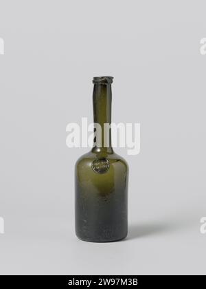 Cylindrical bottle for 'Constantia wine', anonymous, c. 1790 - c. 1800  Green glass bottle with fairly wide and short belly and long neck. The seal is on the bulging of the abdomen just below the beginning of the neck. Constan/ Tia Wyn is in a curve. Constantia Wine was and is a famous wine from the Buitenplaats Constantia (later Groot Constantia) in Cape Town, South Africa. The bottle is dredged on the coast of Ghana. The mouthpiece of the bottle is uneven. Northwest Europe glass glassblowing  Cape of Good Hope. Cape Town. Great Constantia Stock Photo
