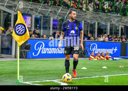 Milano, Italy. 23rd, December 2023. Hakan Calhanoglu (20) of Inter seen during the Serie A match between Inter and Lecce at Giuseppe Meazza in Milano. (Photo credit: Gonzales Photo - Tommaso Fimiano). Stock Photo