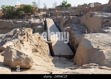 Unfinished obelisk with scoop marks, rose granite, quarry, Aswan, Egypt, North Africa Stock Photo