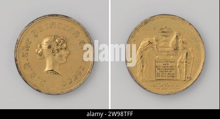 Death of Charlotte Augusta, princess of England, Edward Avern, 1817 history medal Silver medal. Front: breastpiece woman with diadem inside Cover in Gothic letters. Reverse: man with inverted torch and wife mourning at Graftombe with inscription; Cut: Inscription England silver (metal). gilding (material) striking (metalworking) / gilding Stock Photo