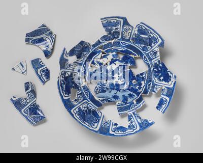 Large plate or 'lampetschotel' of Chinese porcelain from the wreck of the Dutch East Indiaman Witte Leeuw, anonymous, before 1613  Saucer from V.O.C. ship De 'Witte Leeuw', 70 present; Parts of the flat and the wall are missing. The shard is glassy white and has little ingrained dirt. The glaze is blue tinted. The bottom is unglazed and the foot ring is faceted and stands inside. The lip is unpaved. Lampet dish. With four separate shards. Jingdezhen bone china (material)   Sint-Helena Stock Photo
