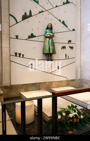 The tomb of Saint Jacinta Marto in the Basilica of Our Lady of the Rosary in Fatima, Portugal. Stock Photo