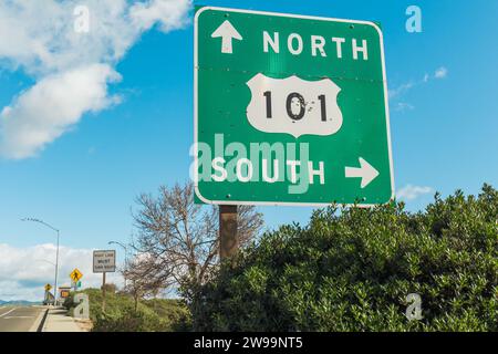 101 North and South freeway entrance sign in California Stock Photo