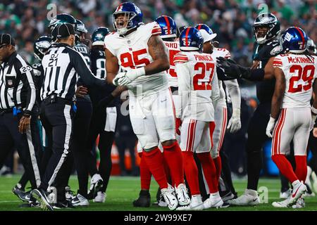 Philadelphia, PA, USA. 25th Dec, 2023. New York Giants defensive tackle JORDON RILEY (95) celebrates during a week 16 game between the Philadelphia Eagles and the New York Giants Monday, DEC 25, 2023; at Lincoln financial Field in Philadelphia, PA. (Credit Image: © Saquan Stimpson/ZUMA Press Wire) EDITORIAL USAGE ONLY! Not for Commercial USAGE! Stock Photo