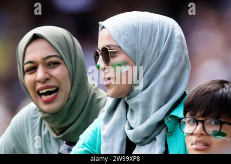 Melbourne, Australia, 26 December, 2023. A Pakistani fan cheers during Day 1 of the Boxing Day Test - Day 1 match between Australia and Pakistan at the Melbourne Cricket Ground on December 26, 2023 in Melbourne, Australia.  Credit: Dave Hewison/Speed Media/Alamy Live News Stock Photo