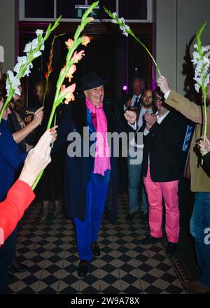 London, UK, Friday, 15th November 2013 Barry Humphries arrives at the opening night of Eat Pray Laugh- Barry Humphries farewell tour afterparty at St Mark’s Church, Mayfair. Credit: DavidJensen / Empics Entertainment / Alamy Live News Stock Photo