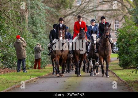 Hagley, Worcestershire, UK. 26th Dec, 2023. Riders take to the lane at the Albrighton and Woodland Hunt's Boxing Day meet at Hagley Hall, Worcestershire. Credit: Peter Lopeman/Alamy Live News Stock Photo
