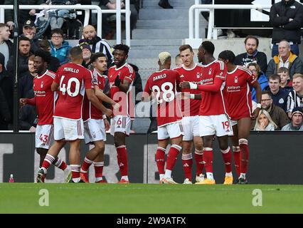 Newcastle Upon Tyne, UK. 26th Dec, 2023. Chris Wood of Nottingham Forest celebrates scoring with teammates during the Premier League match at St. James' Park, Newcastle Upon Tyne. Picture credit should read: Nigel Roddis/Sportimage Credit: Sportimage Ltd/Alamy Live News Stock Photo